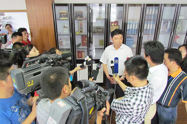 江浙滬閩贛皖6省市記者團來集團走訪采風。