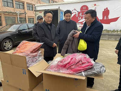 傳承愛老敬老優(yōu)良美德，愛心捐贈(zèng)木廠養(yǎng)老院