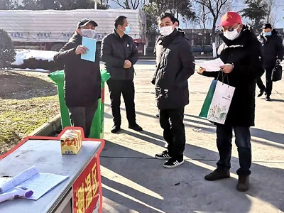六安開發(fā)區(qū)招商局、組織人事部、安監(jiān)局和應急管理局一起參與企業(yè)復工復產(chǎn)防疫情況驗收