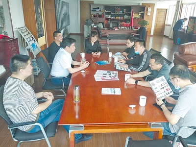 解放軍海裝上海局和陸軍南京軍事代表局的兩局駐合肥地區(qū)軍事代表室一行來(lái)到安徽星星集團(tuán)考察調(diào)研-1