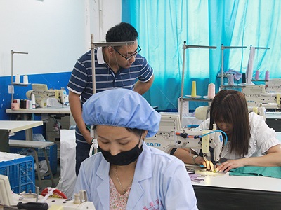 金安區(qū)人社局培訓中心來到安徽星星集團實地驗收新職工崗前技能實操情況-6