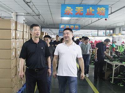 六安市人大常委會(huì)副主任劉連生深入安徽星星集團(tuán)走訪調(diào)研-1