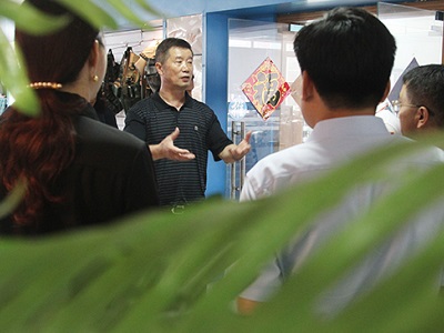 六安市人大常委會(huì)副主任劉連生深入安徽星星集團(tuán)走訪調(diào)研-3