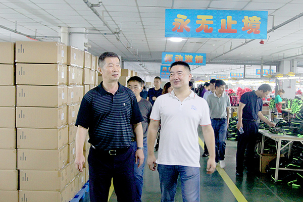 六安市人大常委會副主任劉連生一行蒞臨集團走訪調(diào)研