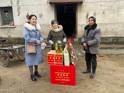 情系職工，冬送溫暖